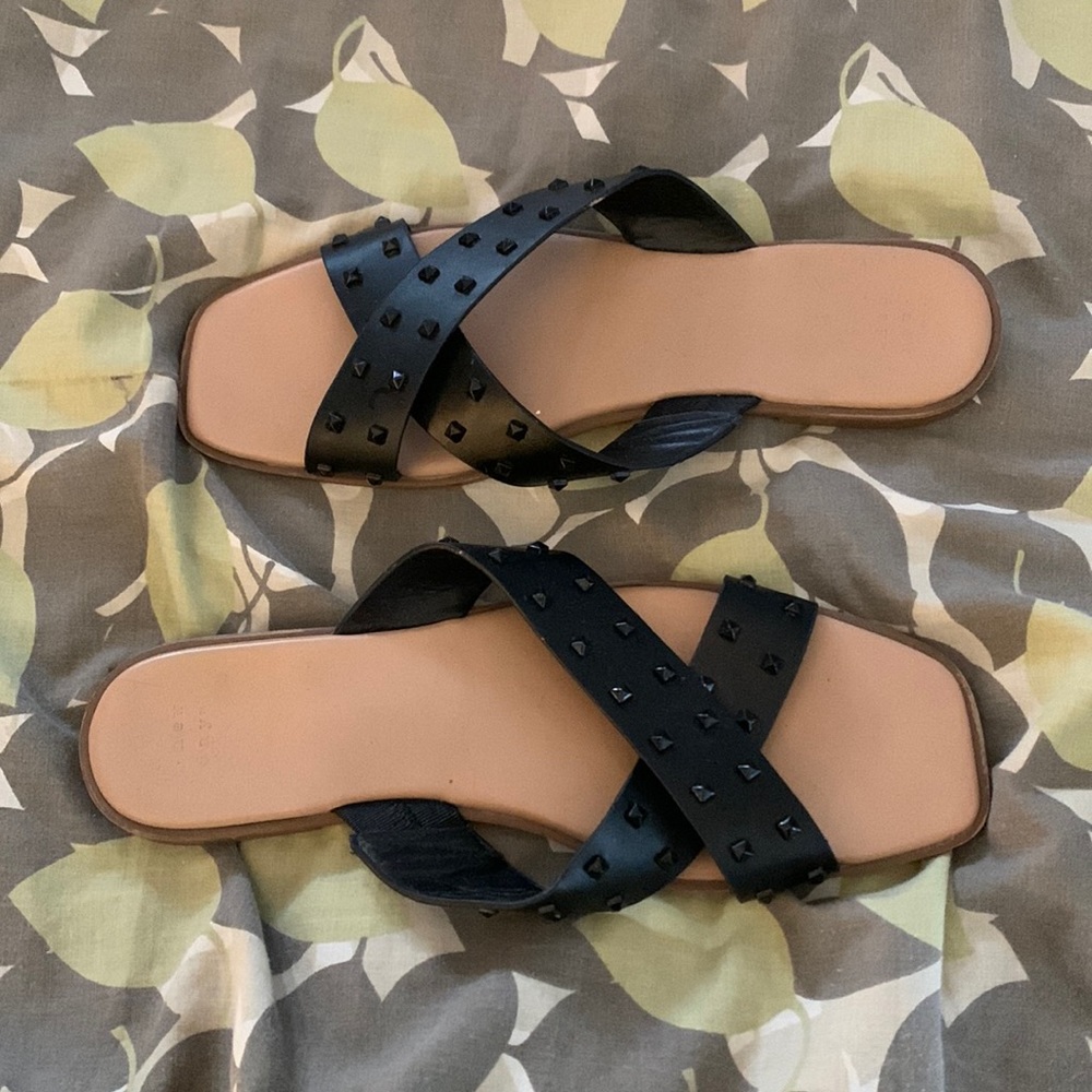 Sandals size 11
